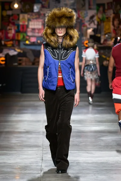 Look 31